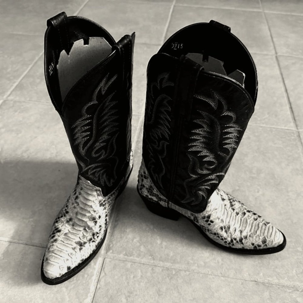Men's size 8.5 leather and snakeskin Laredo cowboy boots